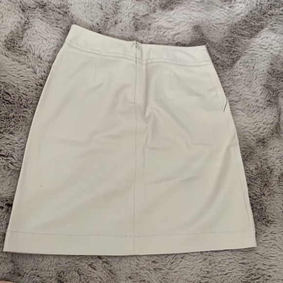 Banana republic beige skirt - Picture 2 of 4
